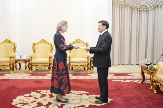 President Receives Credentials from Foreign Envoys, Appoints New Lao Ambassadors